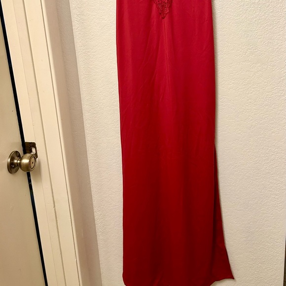 Popilush slip dress shape wear size medium maroon/ wine  size medium NWT - Picture 2 of 10